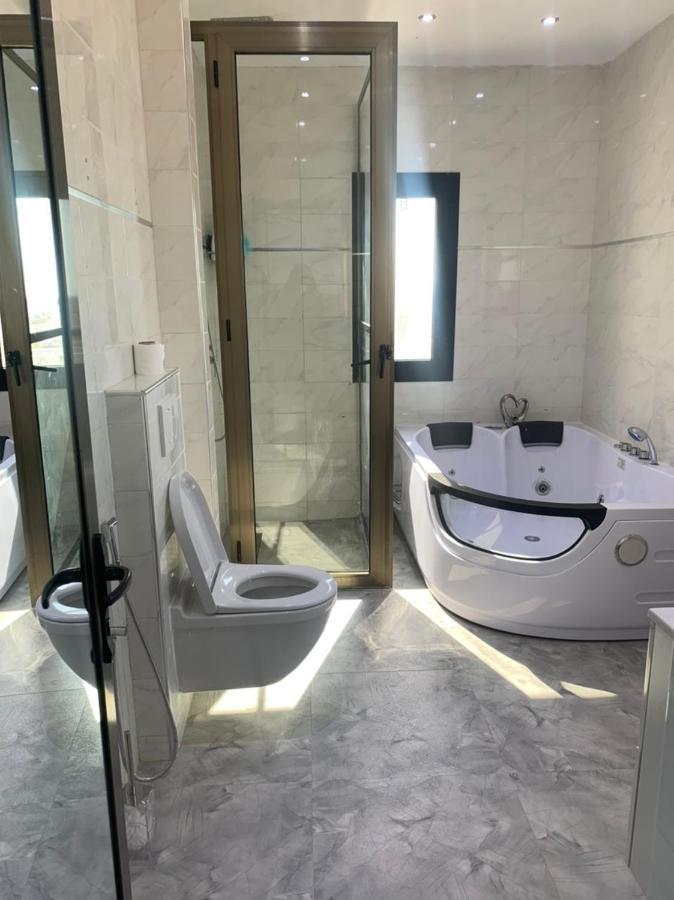 De Luxe Meublé à Louer - Près Des Almadies 3 Ch/ 3 Sdb Appartement