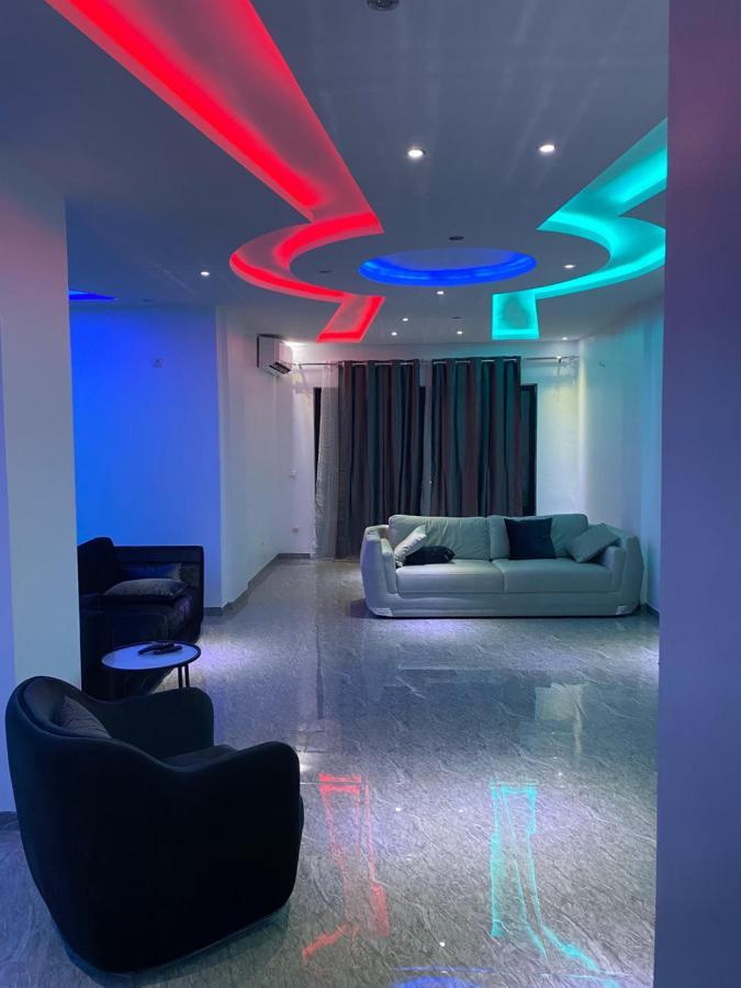 Appartement De Luxe Meublé à Louer - Près Des Almadies 3 Ch/ 3 Sdb