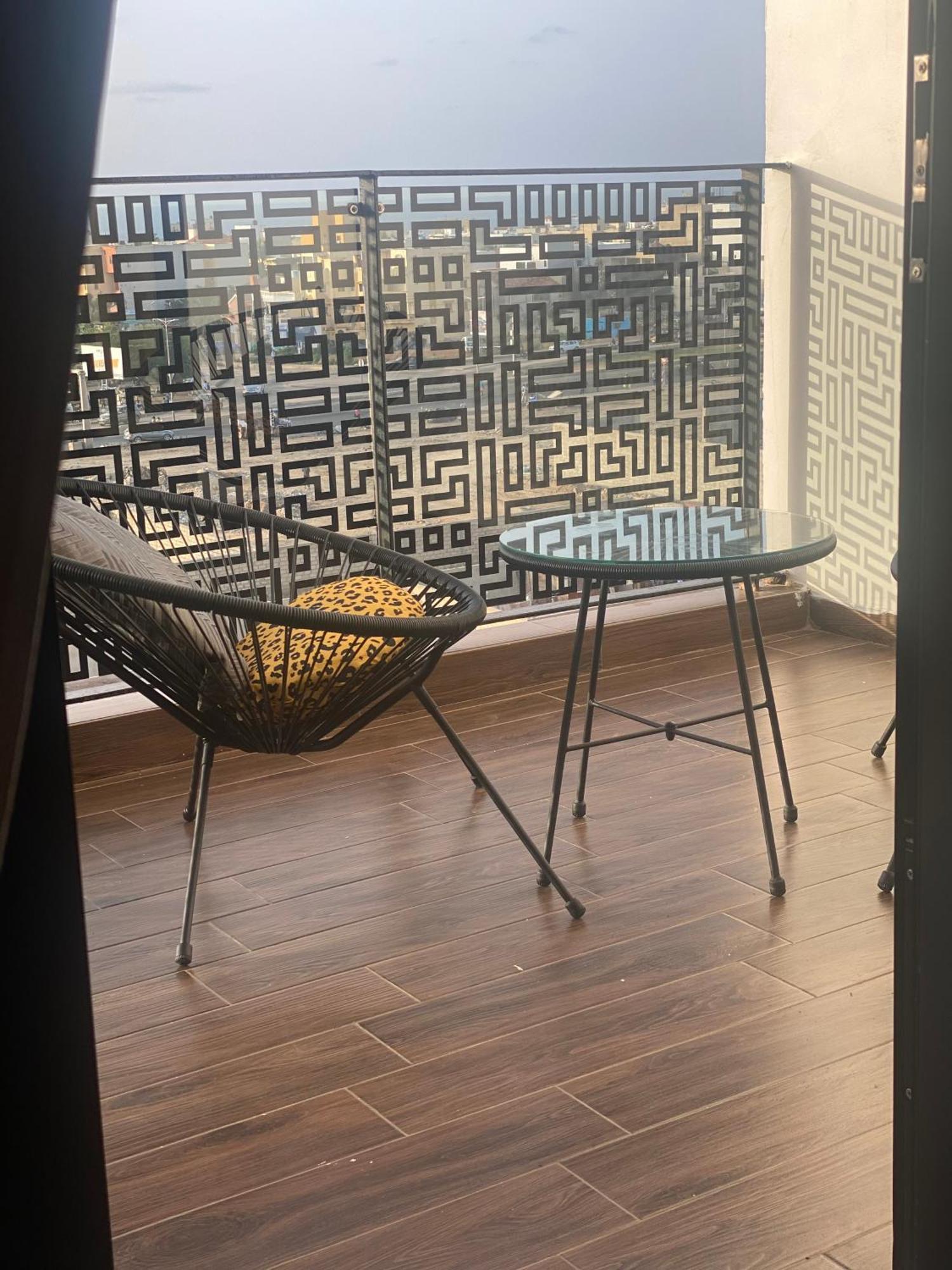 Appartement De Luxe Meublé à Louer - Près Des Almadies 3 Ch/ 3 Sdb
