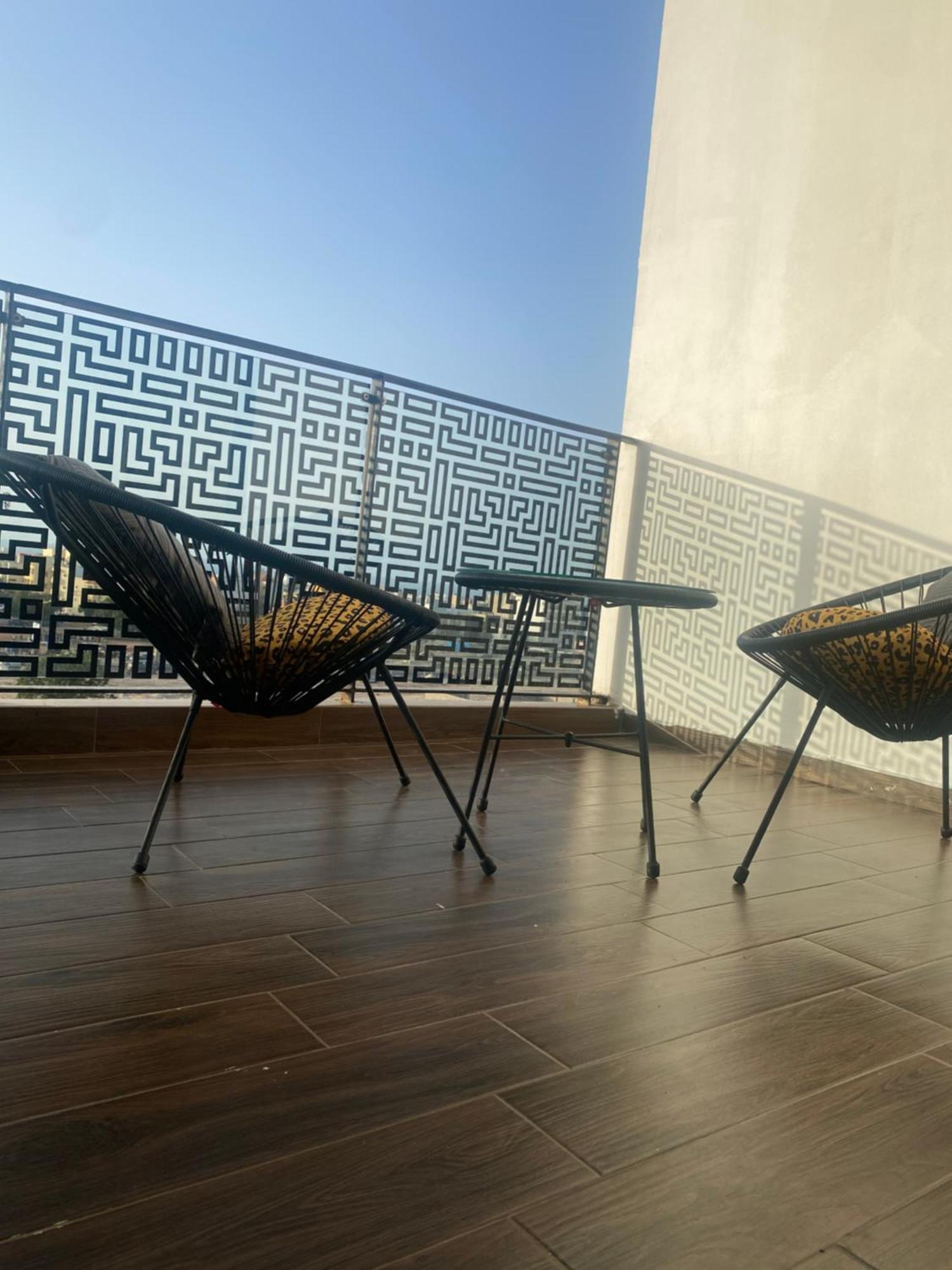 Appartement De Luxe Meublé à Louer - Près Des Almadies 3 Ch/ 3 Sdb *
